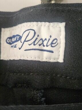 Old Navy Pixie Black Ankle Length Pants